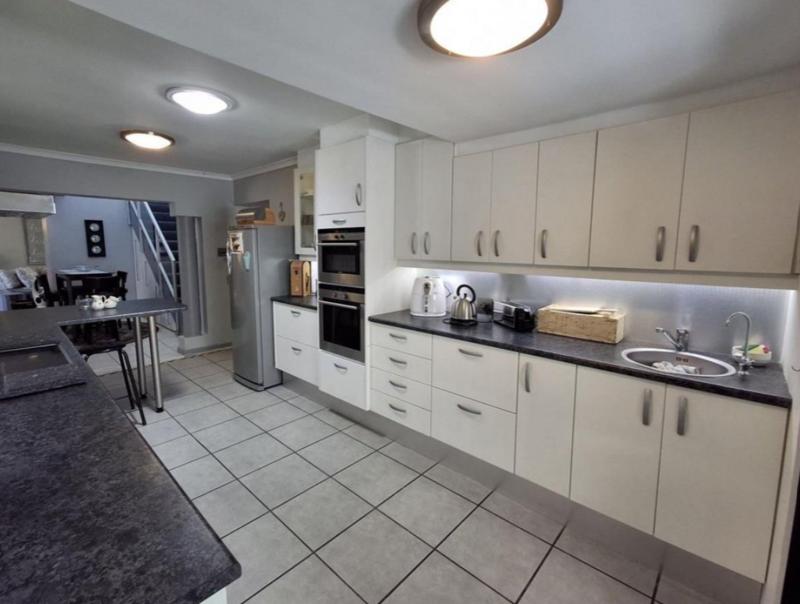 4 Bedroom Property for Sale in Durbanville Western Cape